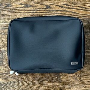Away The Hanging Toiletry Bag in black